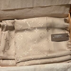 Louis Vuitton Large Light Taupe Monogram Shawl